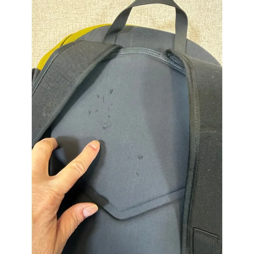 Arc'teryx M20 Yellow Black Ski Snowboard Backpack Alpine Pack Durable Outdoor